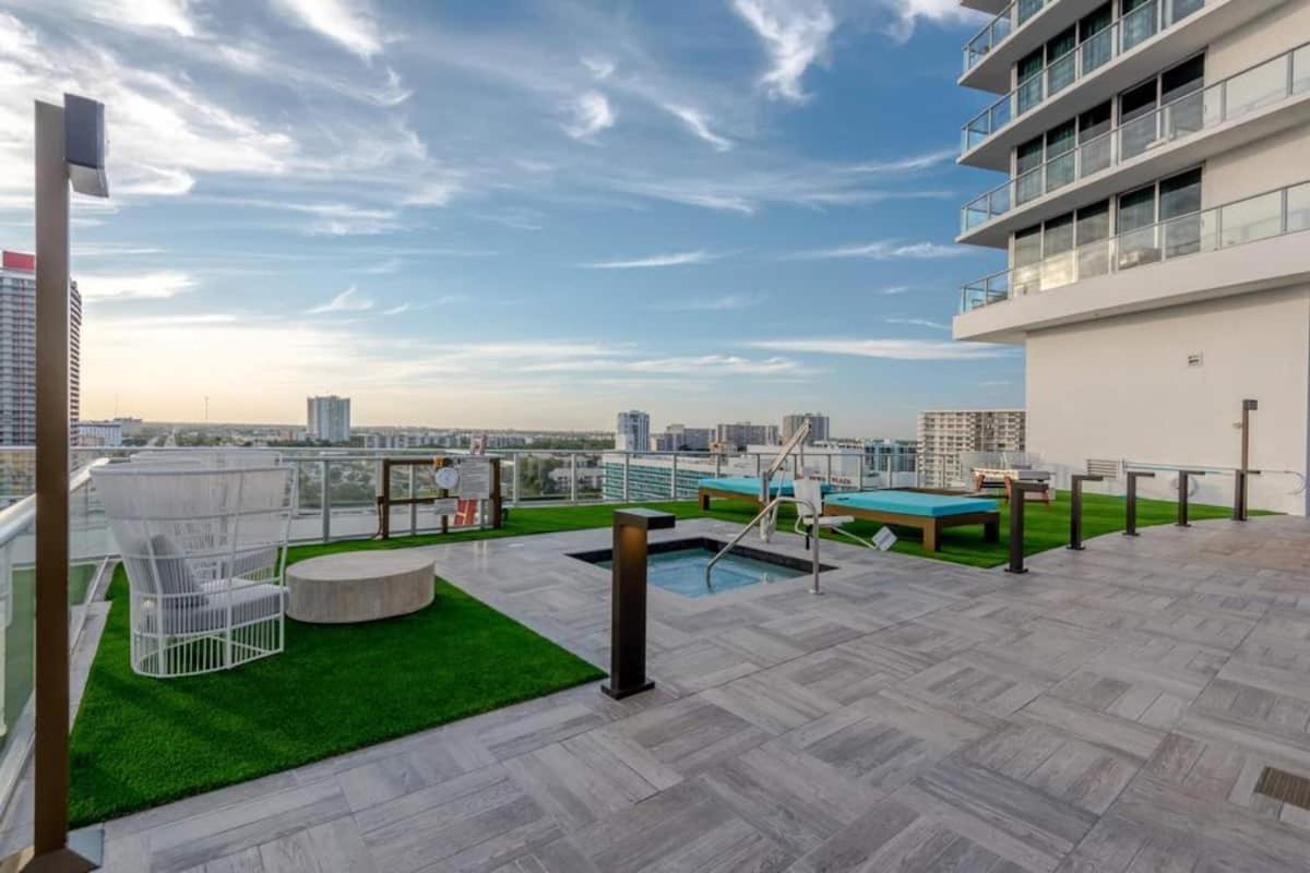 Lyfe On The Beach 25Th Floor 1 Bed Unit With Oceanview Голливуд Экстерьер фото